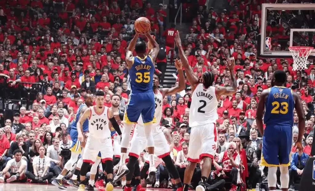 库里詹姆斯总决赛,詹姆斯库里谁是十年最佳