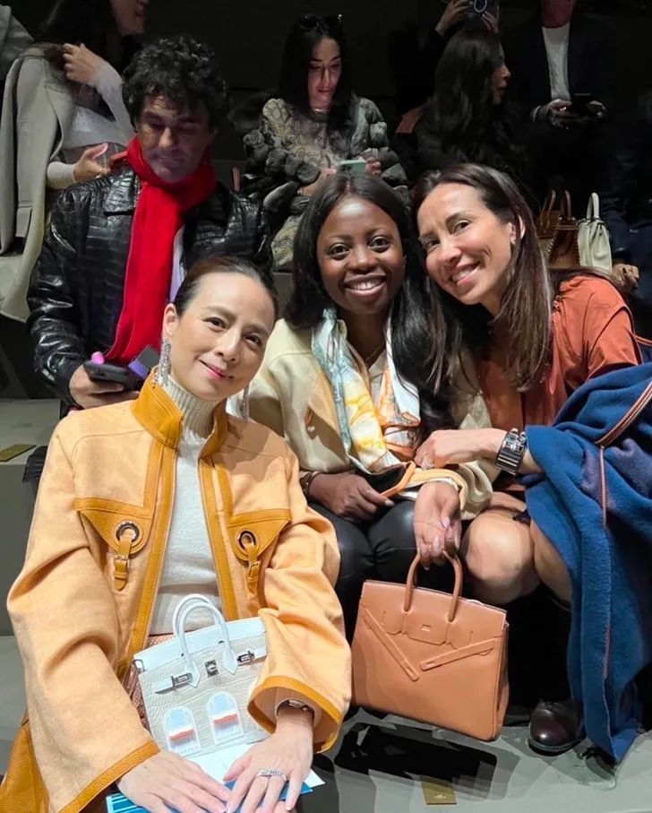 56岁泰国第一名媛：带球队打入世界杯，还是泰王“白月光”?