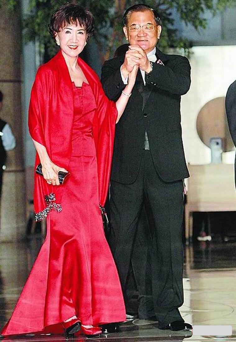 一文一武完全不同的连家兄弟,难逃比较的豪门妯娌