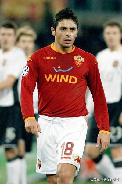 时隔33年获得队史第三座意甲冠军,意甲还有哪些球队没拿过意甲冠军