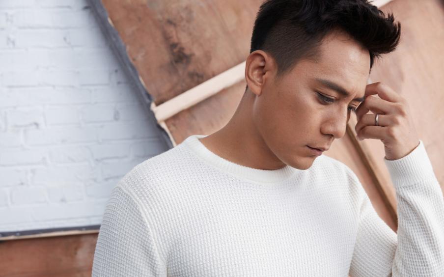 刘烨一夜难眠现状,用酒麻痹自己电视剧