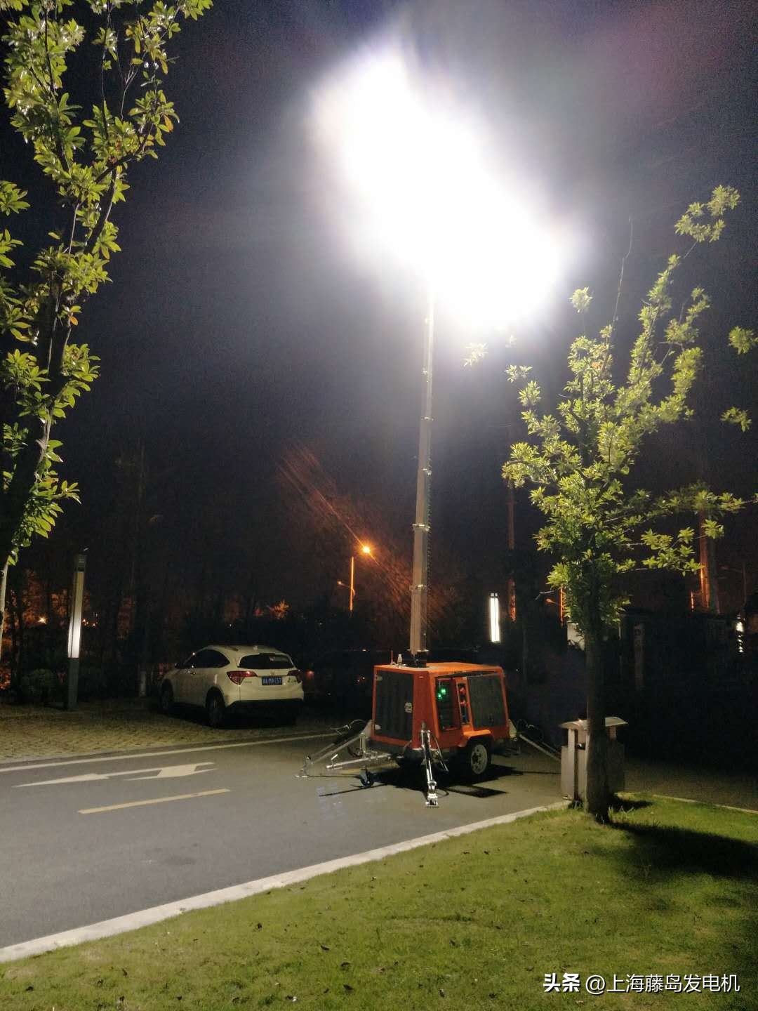 移动升降式照明灯车