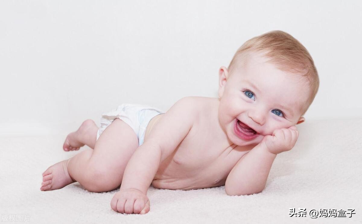 让宝宝睡圆头,想给宝宝睡圆头可是宝宝一碰就醒