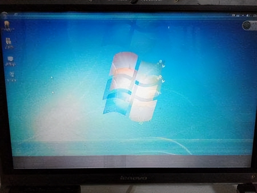 电脑开机屏幕花屏闪烁然后正常,电脑花屏抖动死机