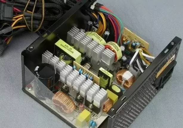 电源内部一定有电阻吗,电源内部一直存在非静电力吗