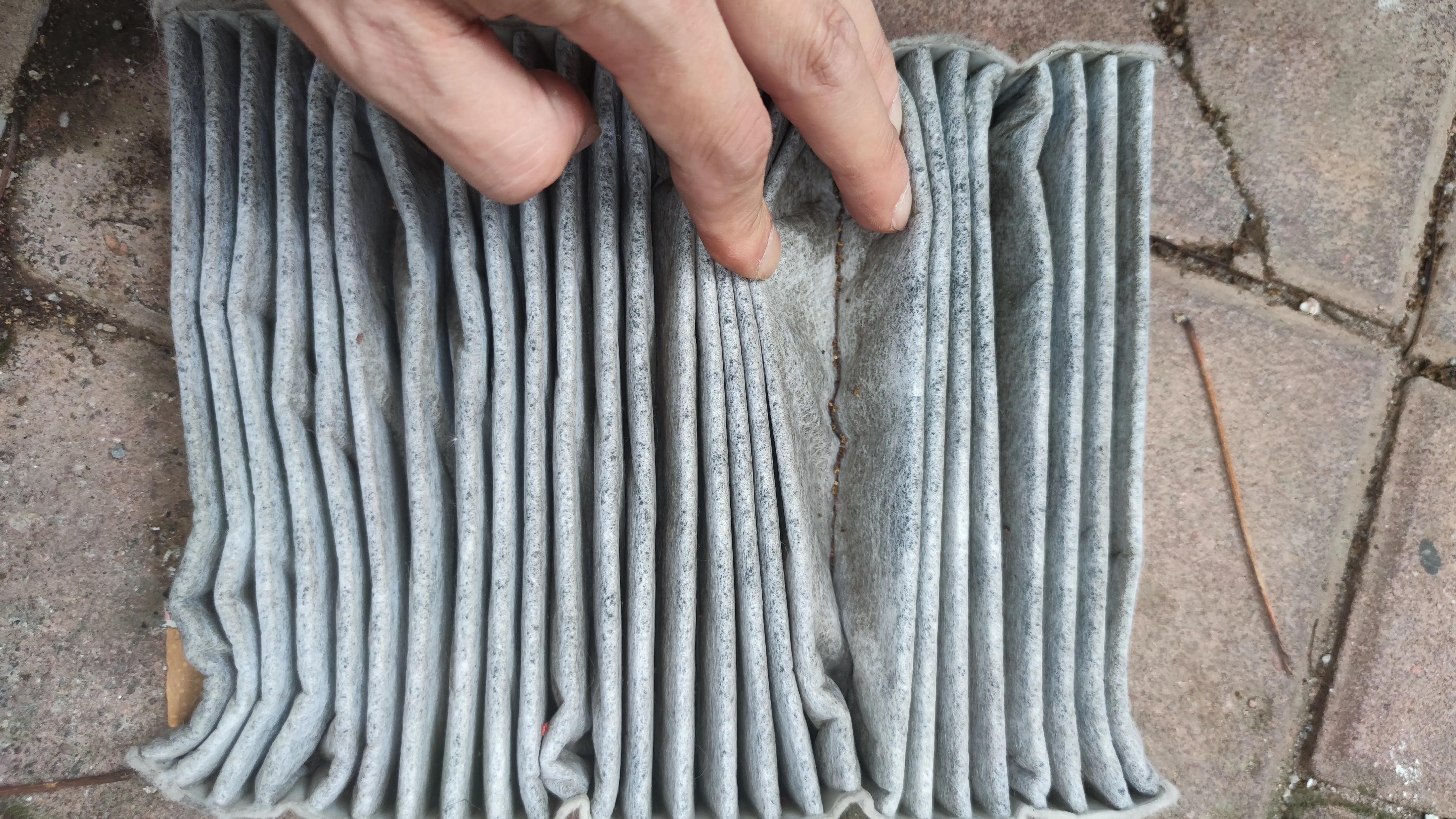 东风雷诺科雷傲空调滤芯在哪,2009年科雷傲空调滤芯在哪