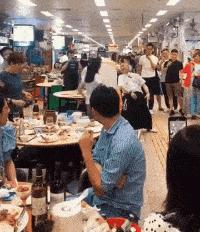 女友今年都二十三了，还是这样，是不是没救了哈哈哈好尴尬