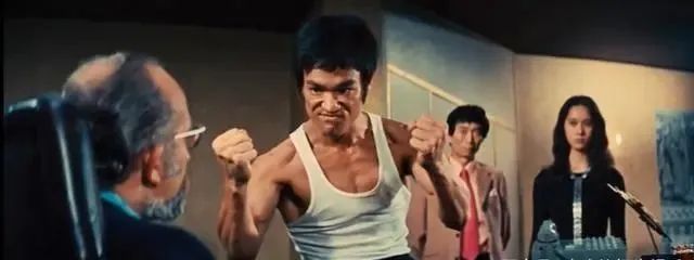 18年过去，再看周星驰的《功夫》，他拿奖无数离不开这三大情怀