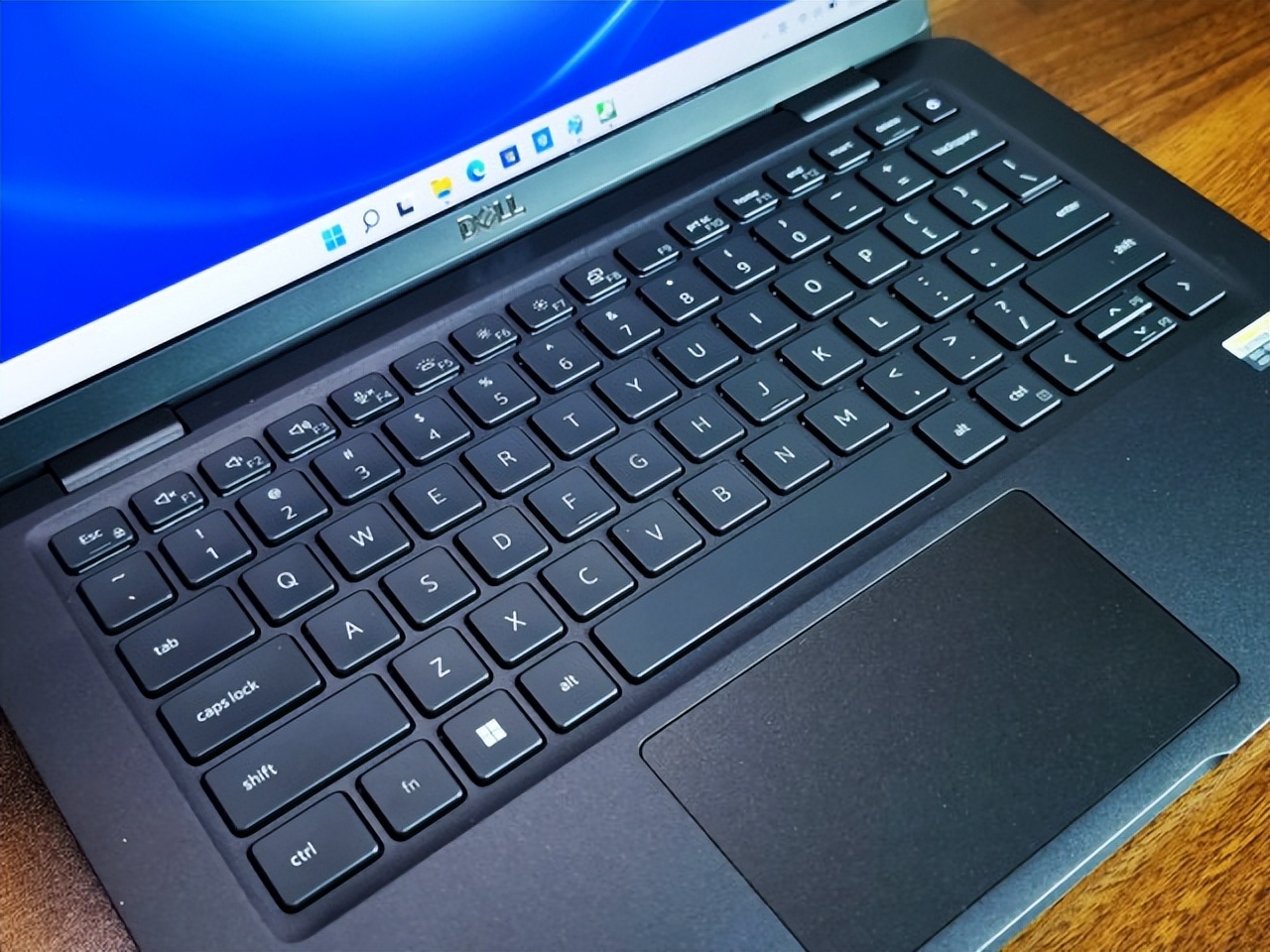 戴尔latitude7390,戴尔latitude7610评测