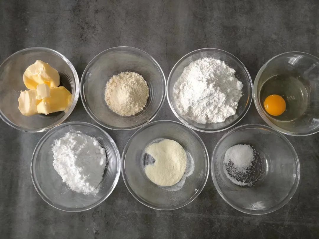 韩国ins博主，用饼干做创意蛋糕，一天1000个不愁卖