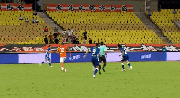 中甲足球裁判误判红牌负什么责任,c罗惨遭红牌真是裁判的误判吗