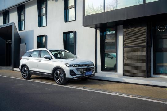 十万出头最适合应届生的suv,刚毕业大学生适合入手的suv