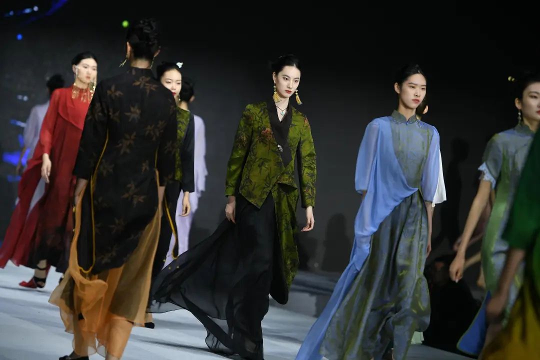 ai开第一家淘宝店,用ai开一家店