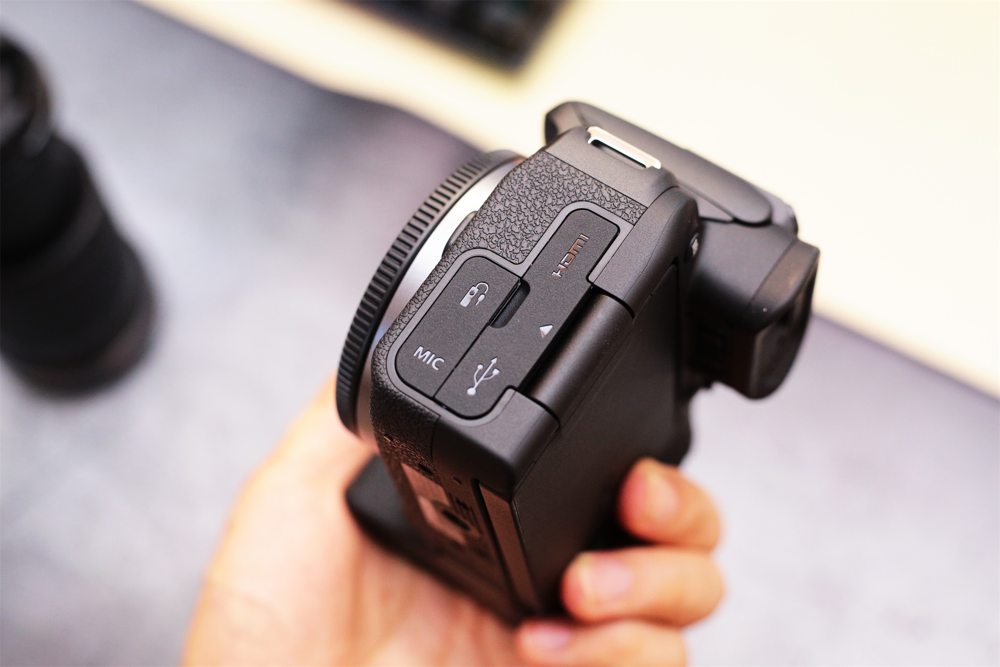 佳能5d3和佳能r10哪个好,佳能5d3和佳能r10对比