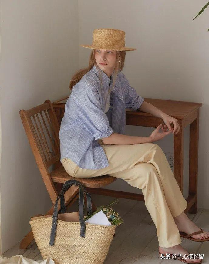 短袖衬衫的基础穿法越简单越时髦,短袖中长款衬衣穿搭技巧