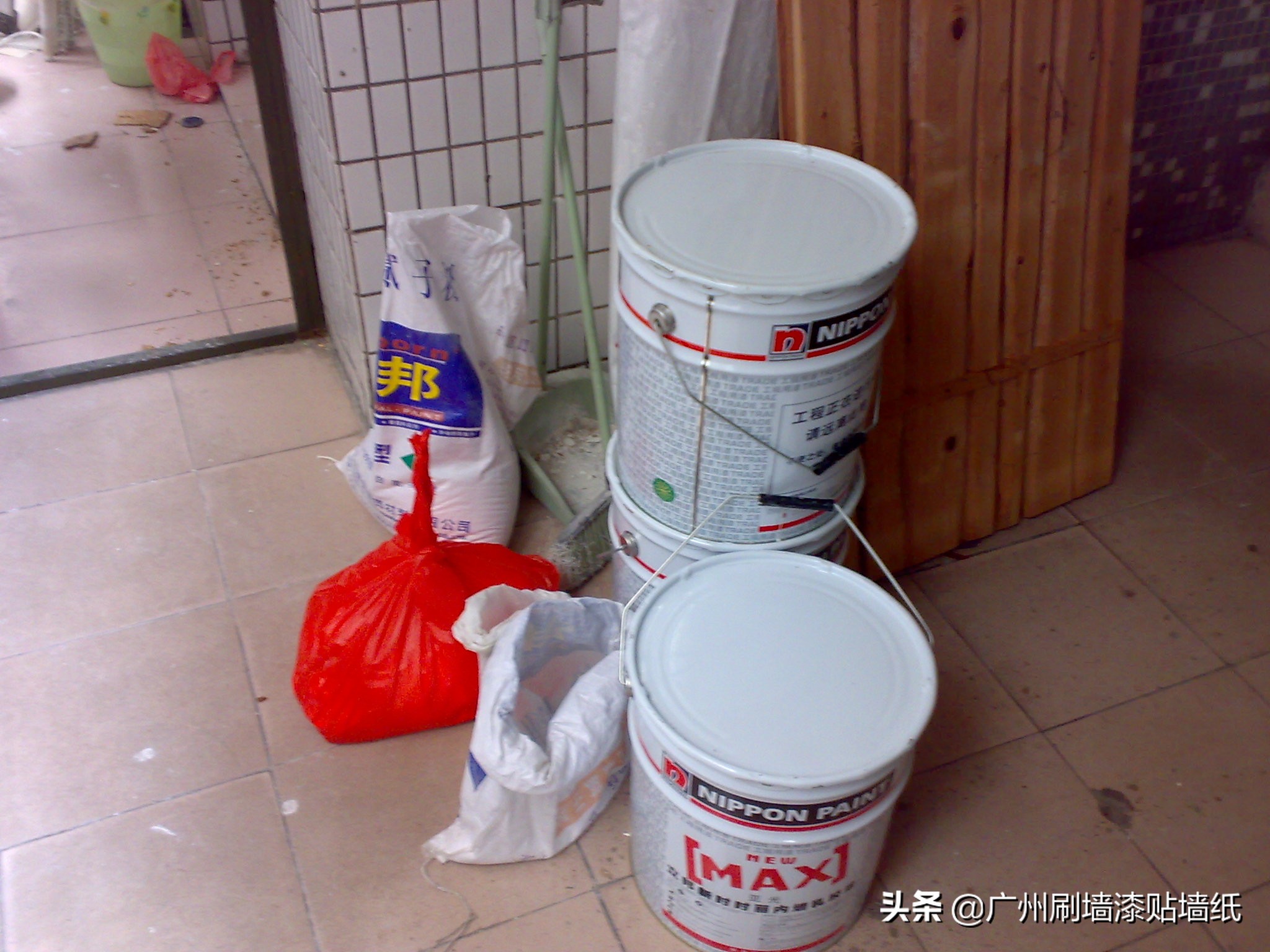 刷墙面漆要先磨墙吗,刷墙面漆要不要底漆