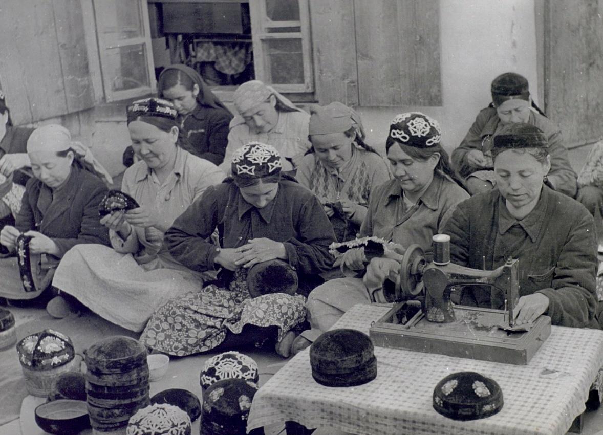 晚清女子真实老照片,晚清老照片还原穷人美艳贵妇