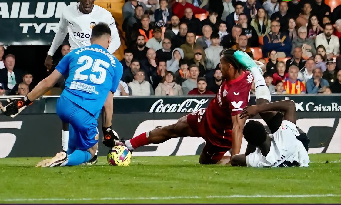 2-0后，他们已经4轮不胜！西甲身价第8，百年豪门恐时隔37年降级