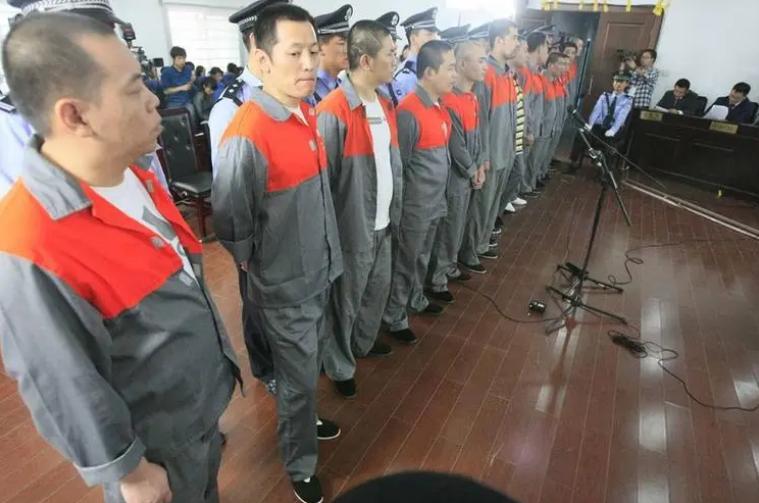 李小冉和鄢颇交往时间,鄢颇与李小冉