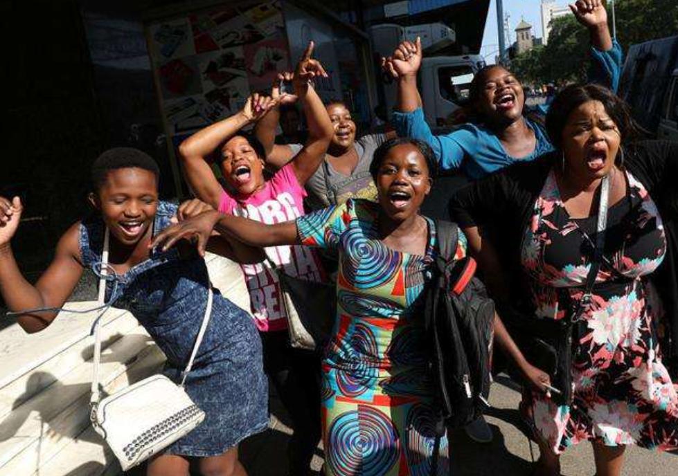 津巴布韦是不是最有钱的国家,曾经很富现在穷困潦倒的国家