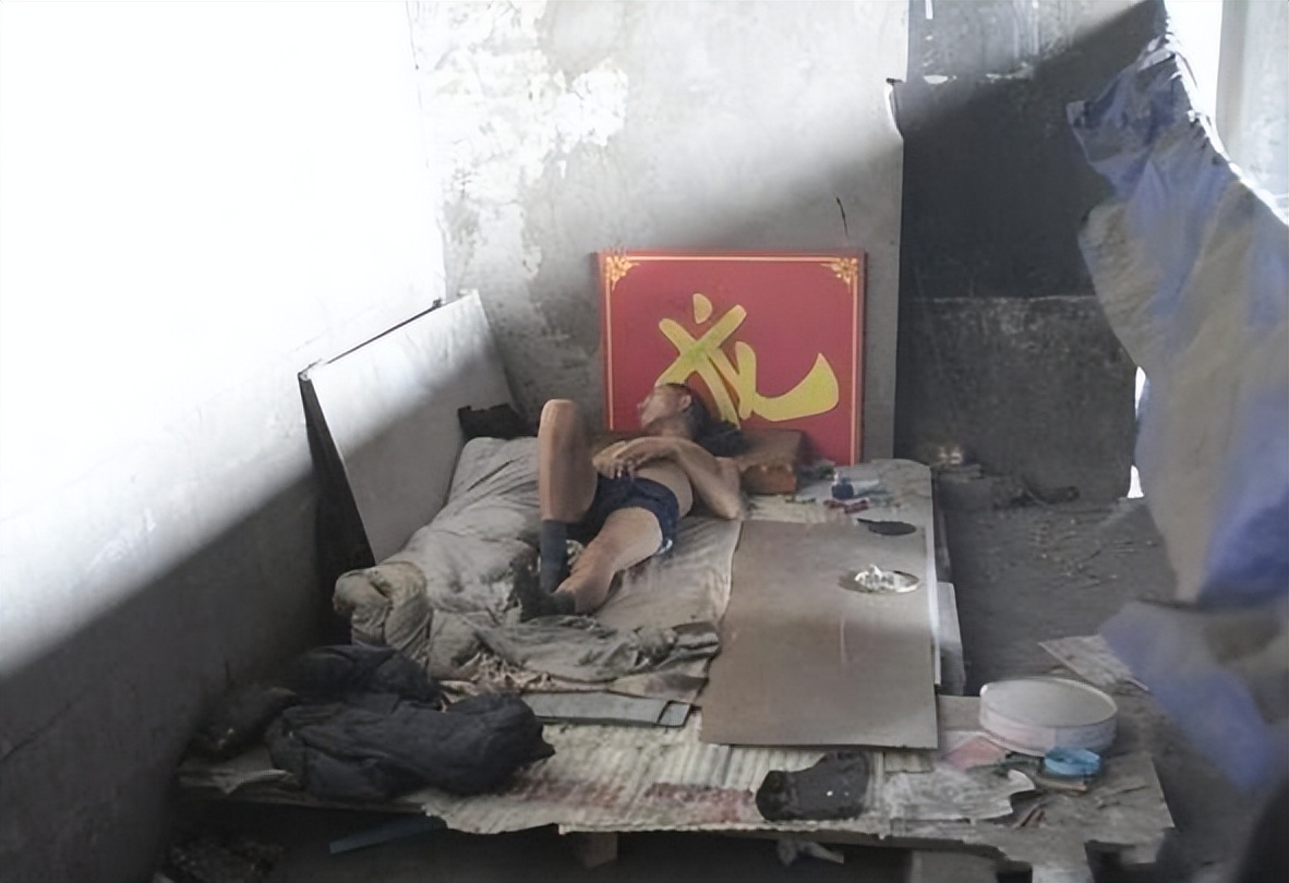 小伙卖彩票一年挣80亿,靠彩票一夜暴富走上人生巅峰