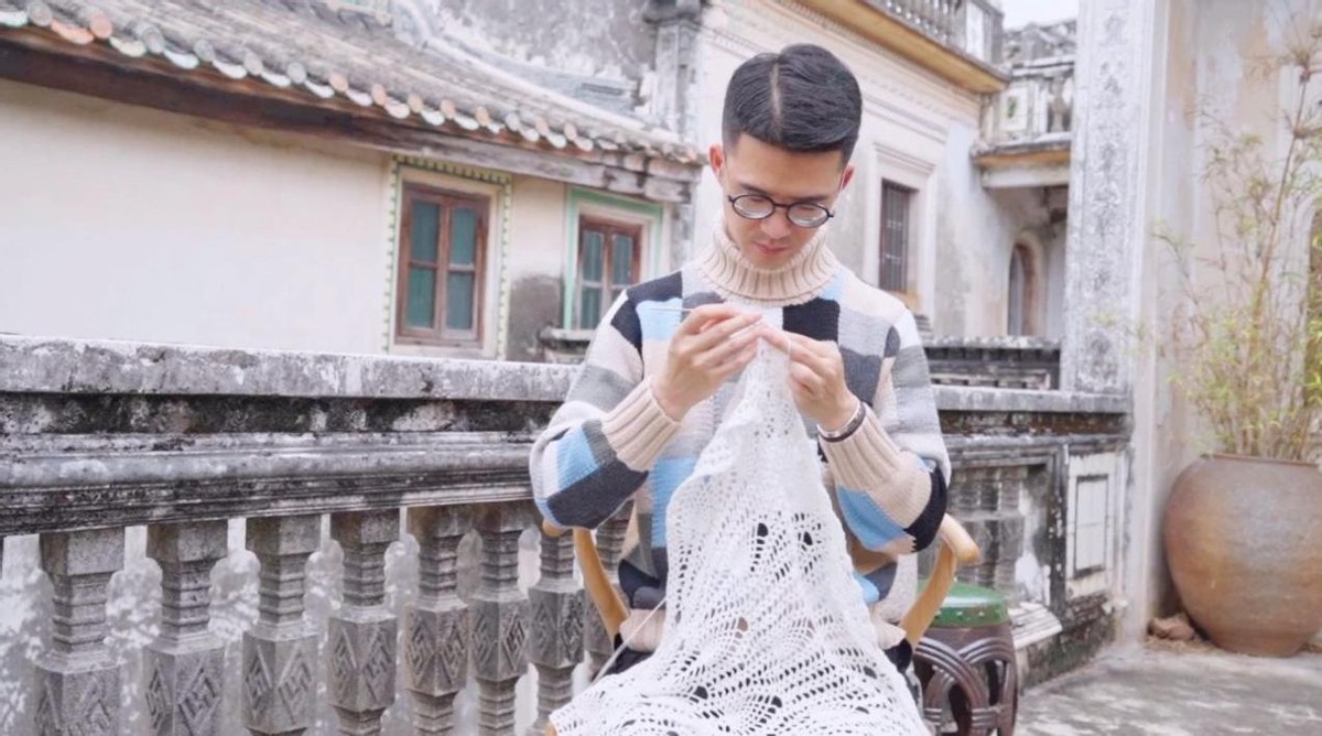 潘锐彬：全网最火织男，两登央视，一件毛衣卖8990，年入500万