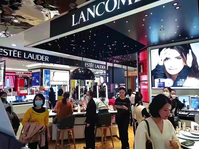 买新衣化靓妆，一起约“惠”春天！爱美的你看过来，邕城各大商场美妆服饰折扣信息全在这里→