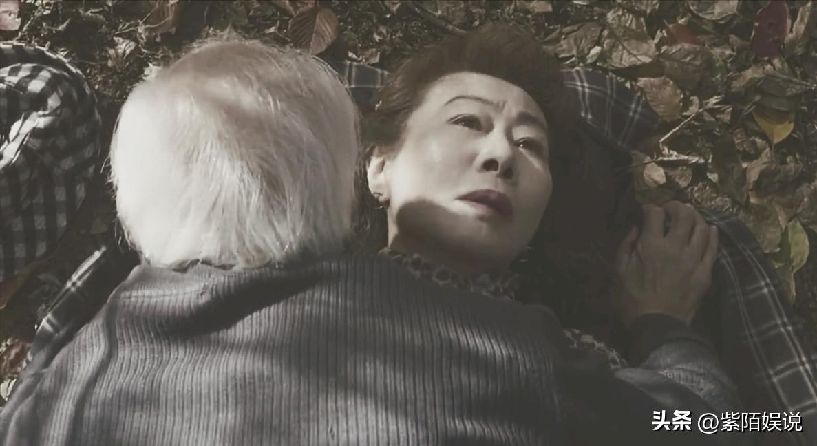 疫情、贫穷、还是“性”？让韩国大妈走上街头*身卖**求生