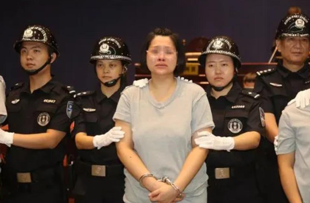 共犯的处罚根据共犯独立性,比较共犯从属理论和共犯独立理论