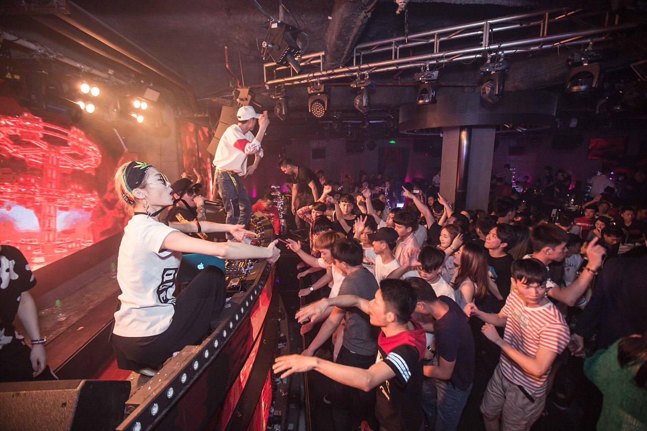 00后女孩一周7次“857”，肠烂离世:纵欲的代价，你根本承受不起