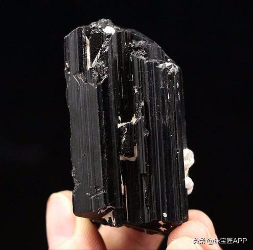 常见的十四种宝石有什么颜色,常见十大宝石的纹理特征图片