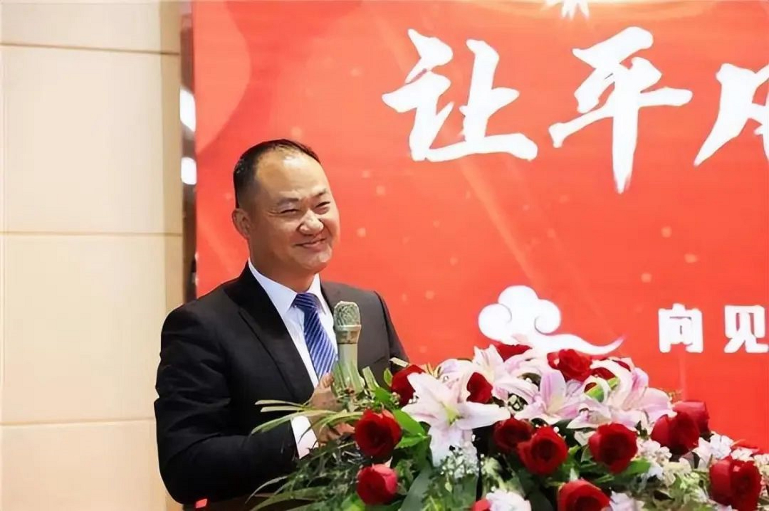 海南万宁第一大民企：力压椰树，老板14岁经商，靠槟榔年入几十亿