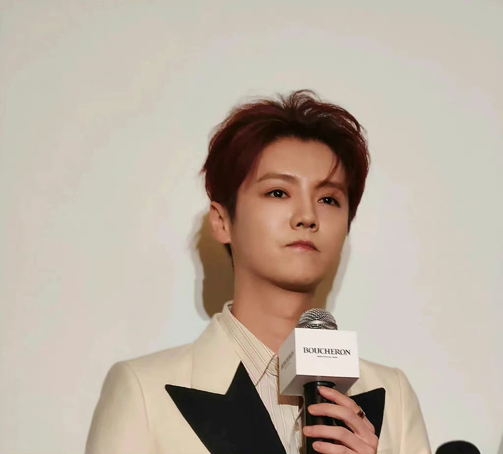 鹿晗是什么时候承认恋情的,鹿晗是什么时候宣布恋情的