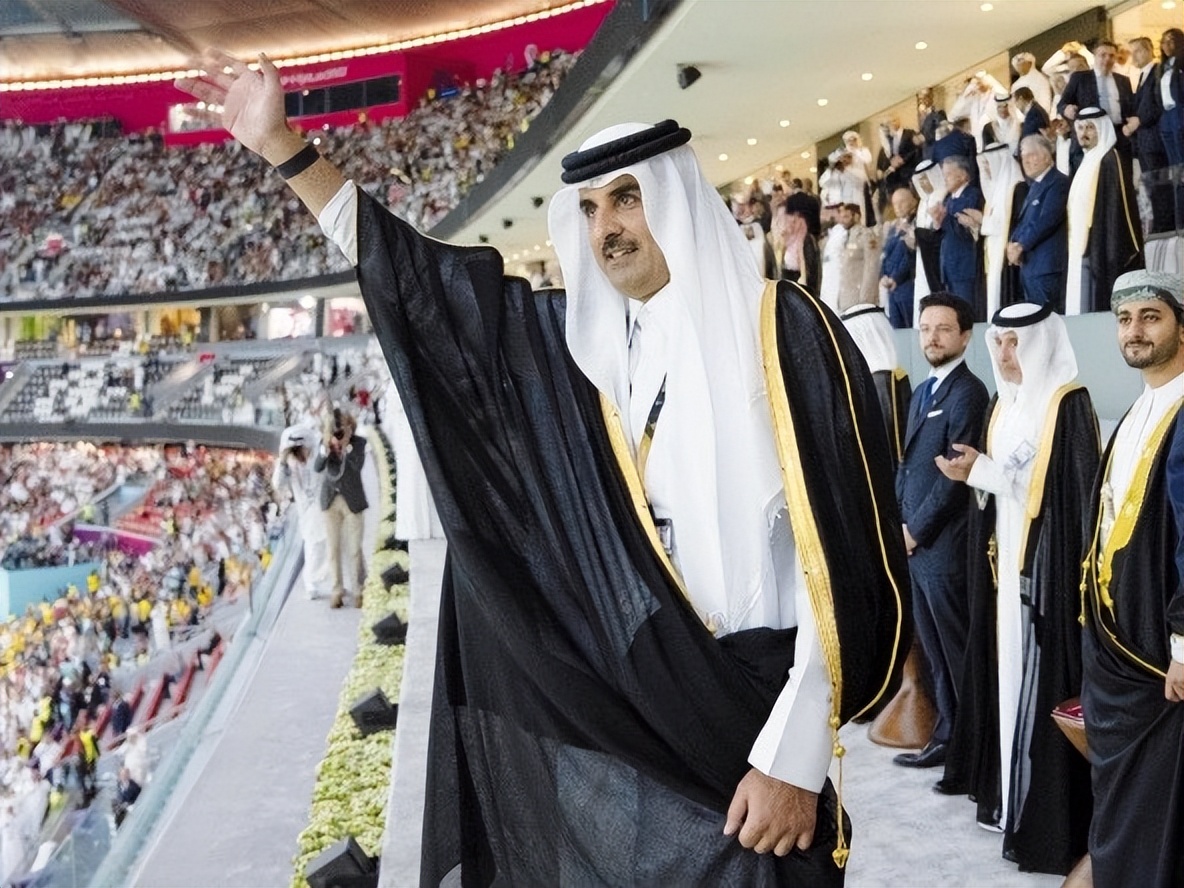 足球名将卡卡现状,巴西金童卡卡退役视频