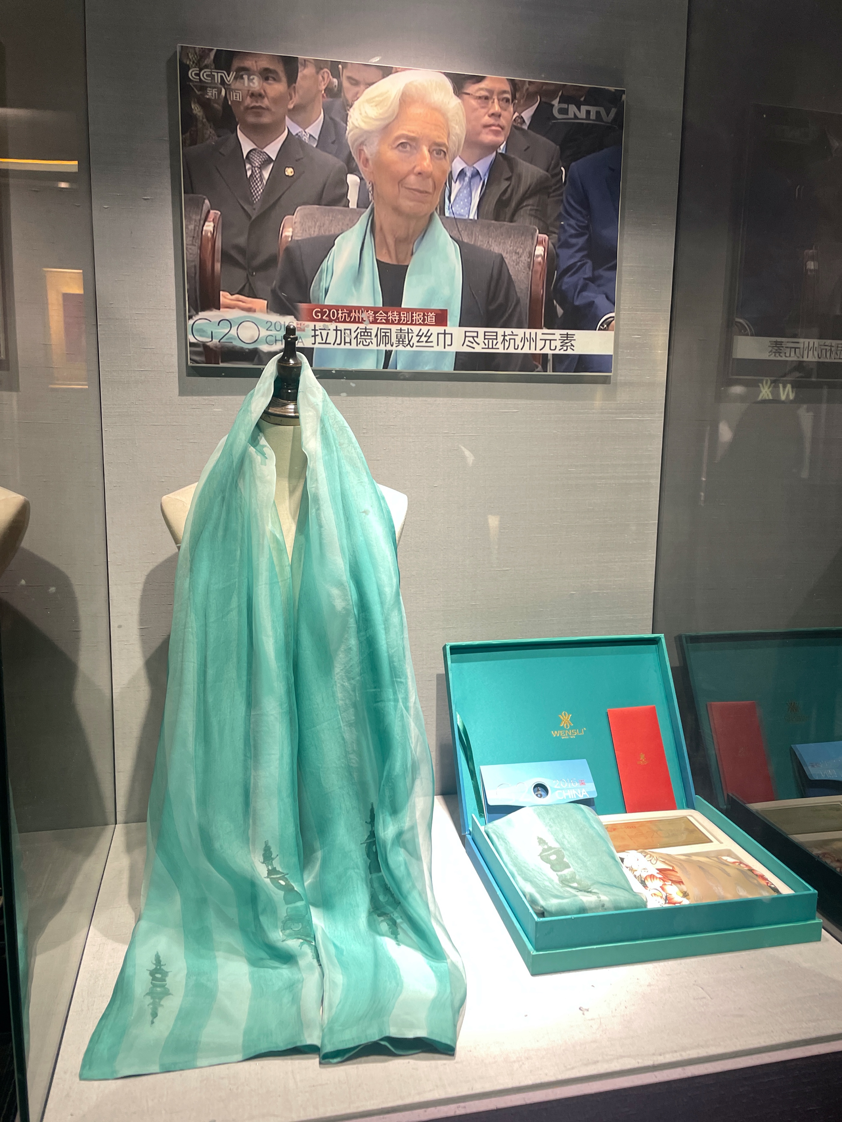 蚕到丝绸演变过程,蚕做丝绸的过程