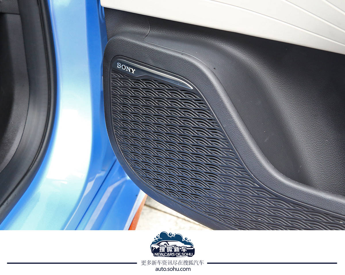 奇瑞艾瑞泽8对比长安uni-v,奇瑞艾瑞泽82.0t试驾