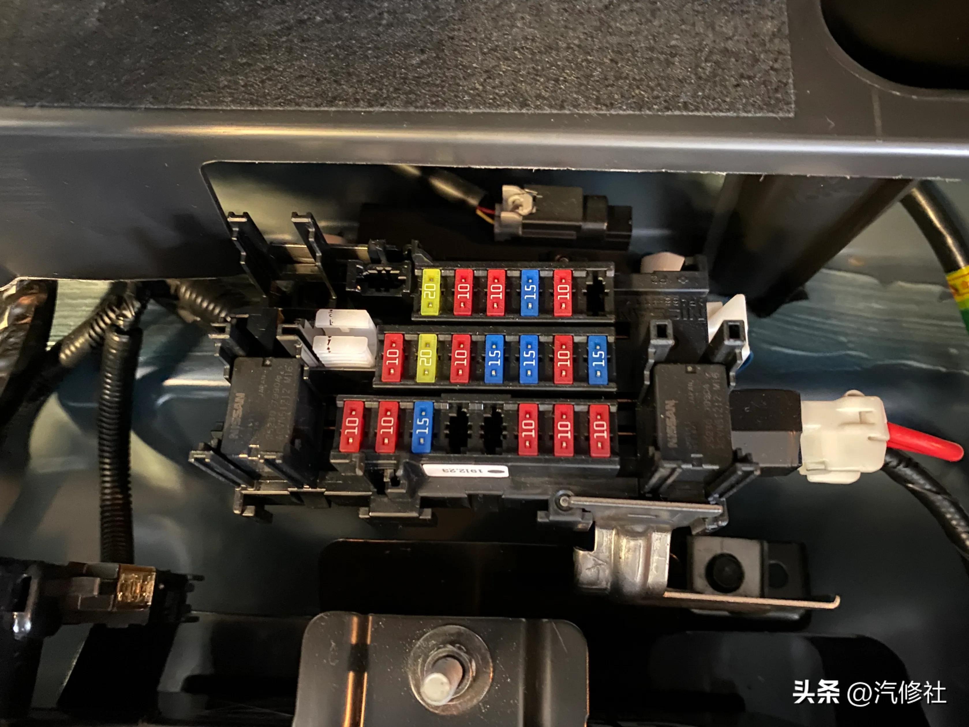 19年英菲尼迪qx50carplay怎么连接,英菲尼迪qx50连接carplay中控台重启