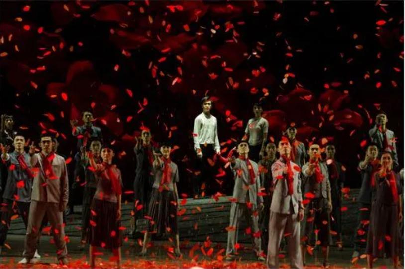 舞剧李白舞台灯光与舞美分析,舞台灯光运用比较好的舞剧