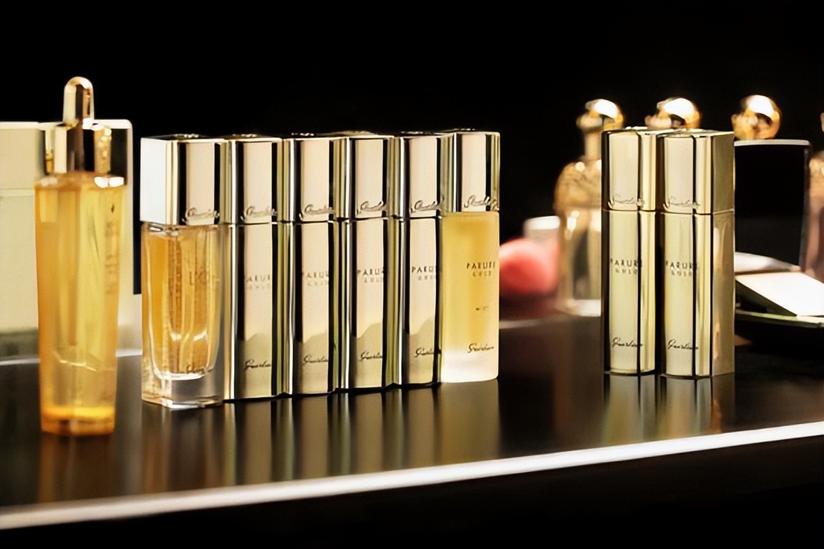 粉底液雅诗兰黛白金推荐,粉底液红黑榜大牌油皮