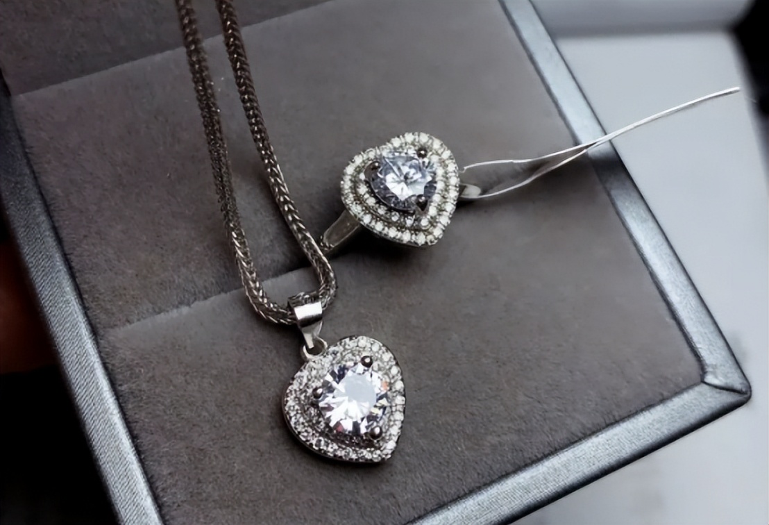 3万多一克拉钻石,3万一克拉的人造钻石