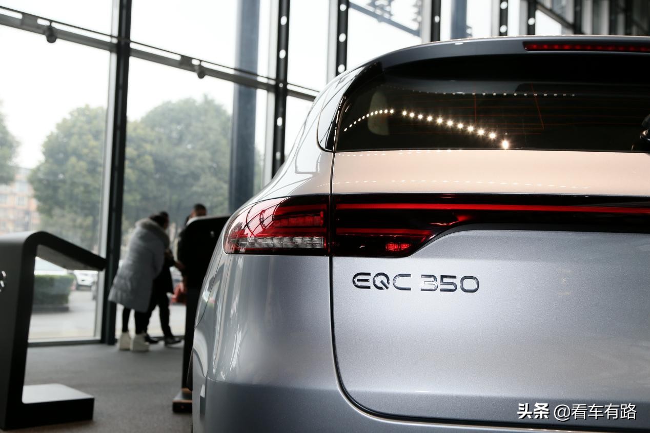 探店奔驰武侯华星锦业，奔驰EQA和EQC到底怎么样？