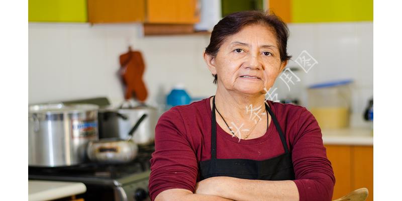 离婚夫妻财产要平分吗,离婚女方挣的钱还分给男方吗