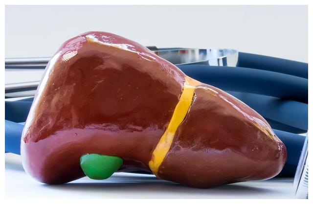 上海小伙每天坚持5公里夜跑,46岁男子坚持5公里夜跑