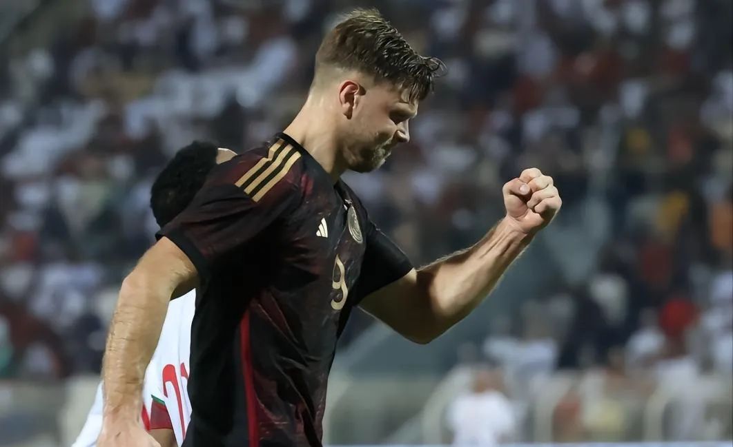 洋洋聊欧联视频,洋洋聊足球