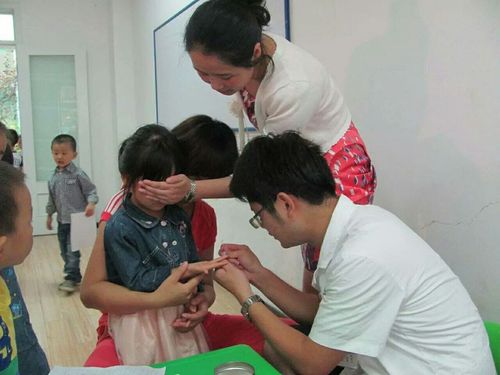 幼儿园孩子爱感冒如何锻炼,孩子一上幼儿园就爱生病怎么办