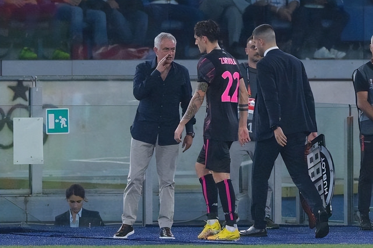 扎鸟终于学会了传球，穆里尼奥这位练级狂人，已为罗马奠定好基石