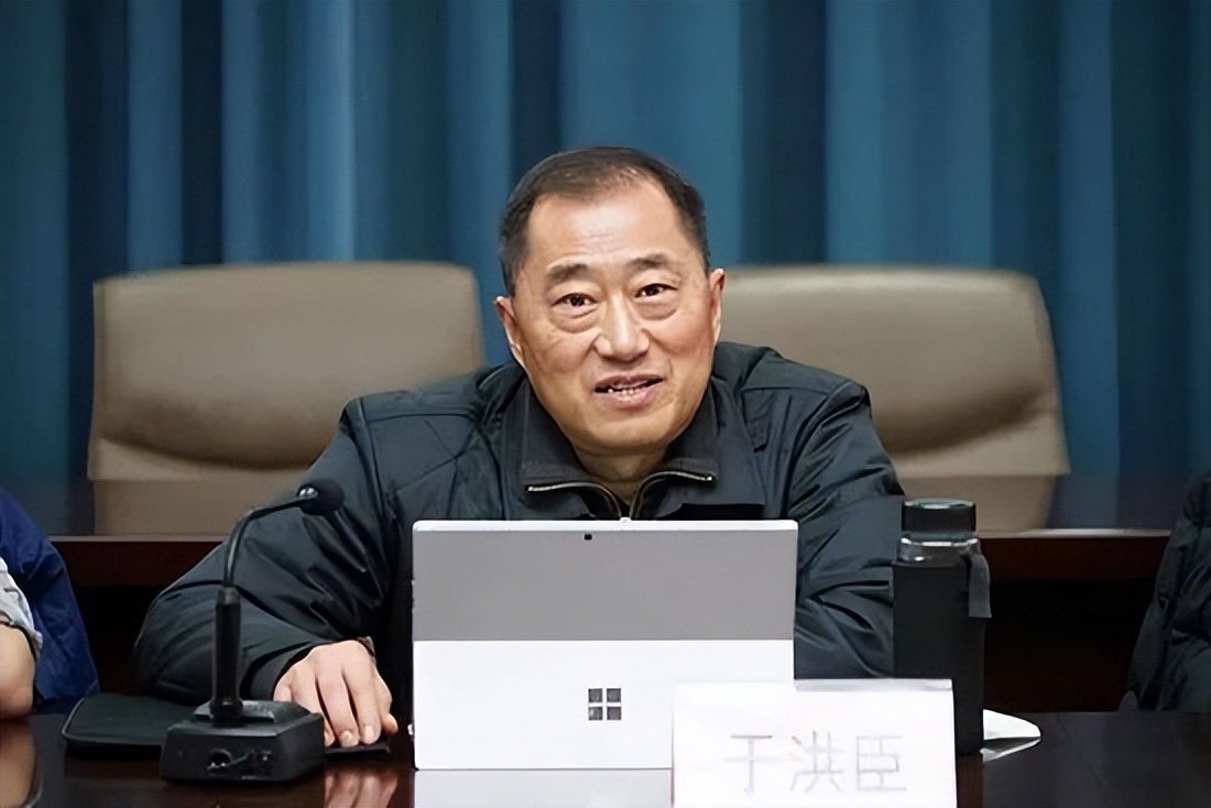 藏不住了！人民日报暗示足坛大老虎，李璇爆料，2大特征指向明显