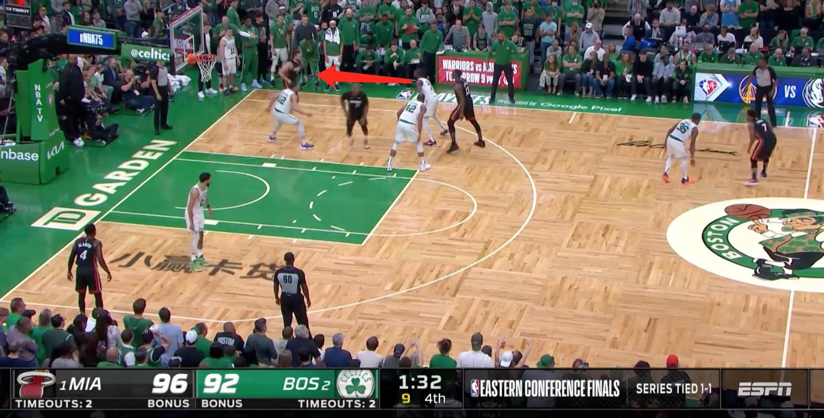 绿军关键战术,东决热火2-0绿军赛后主教练