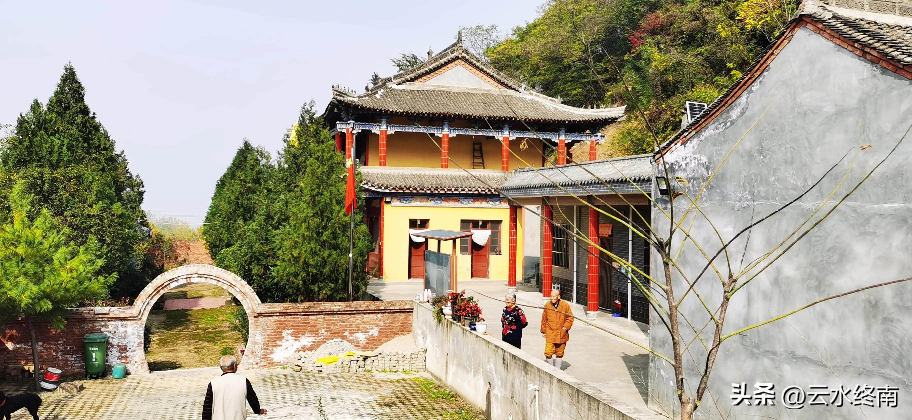 享个清福！到少有人知的峙峪看看漫山红叶，喝喝住山人清茶