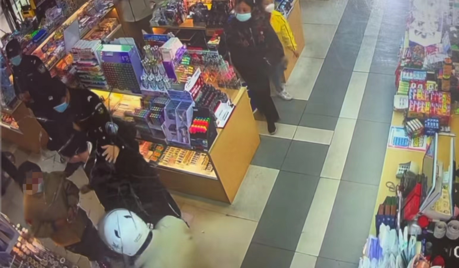 文具店老板被送白花,给文具店送白花